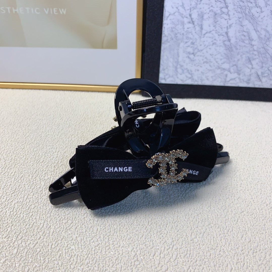 Chanel Hair Grab Clip  (7)